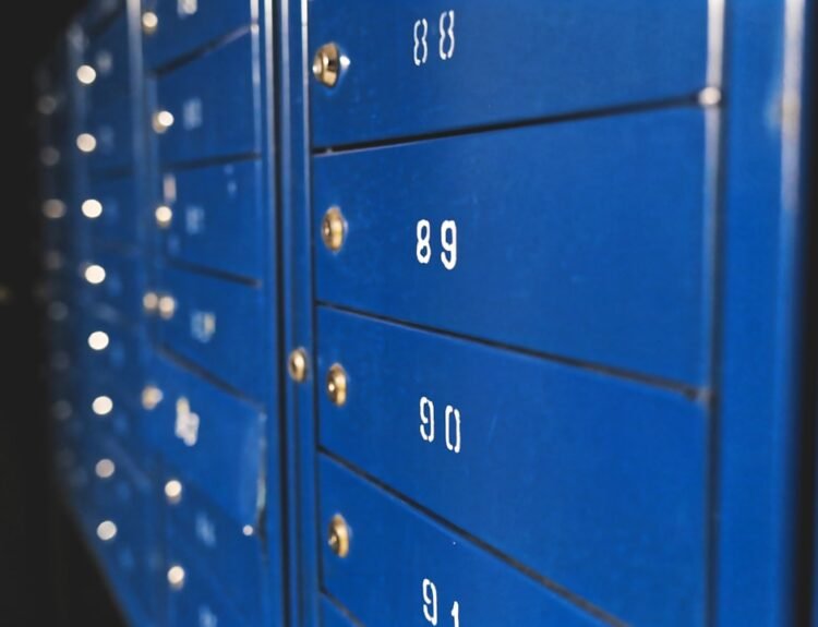 Photo organize emails in Gmail using labels